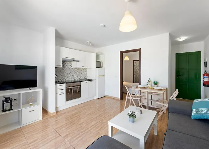 Home2book Cozy Terrace Pool דירה